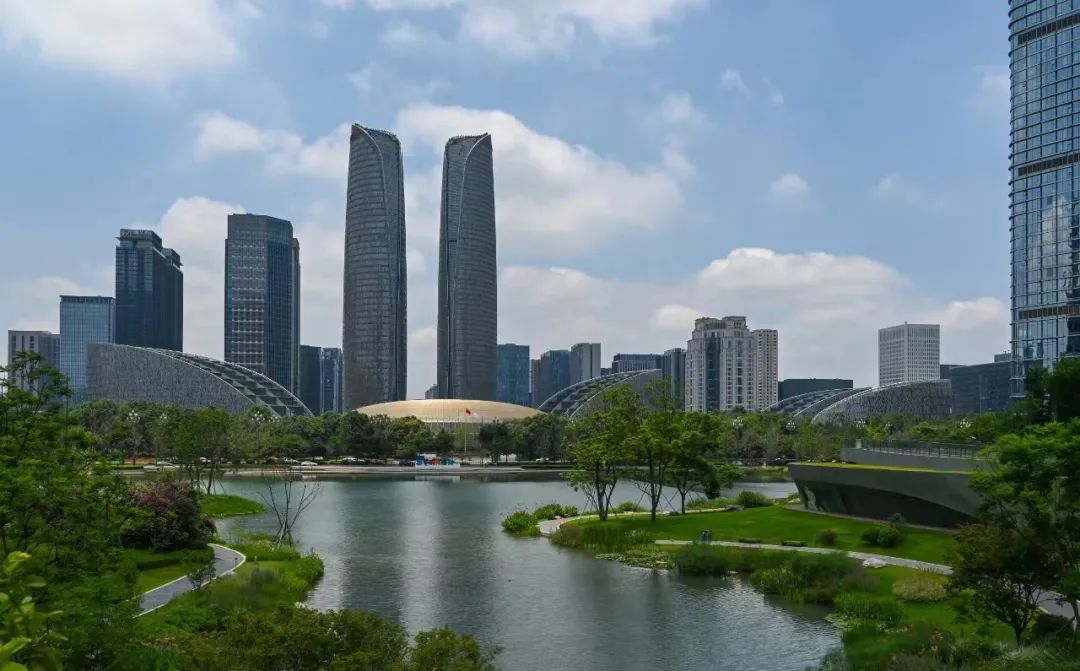交子双塔实景图 图源：成都发布官微