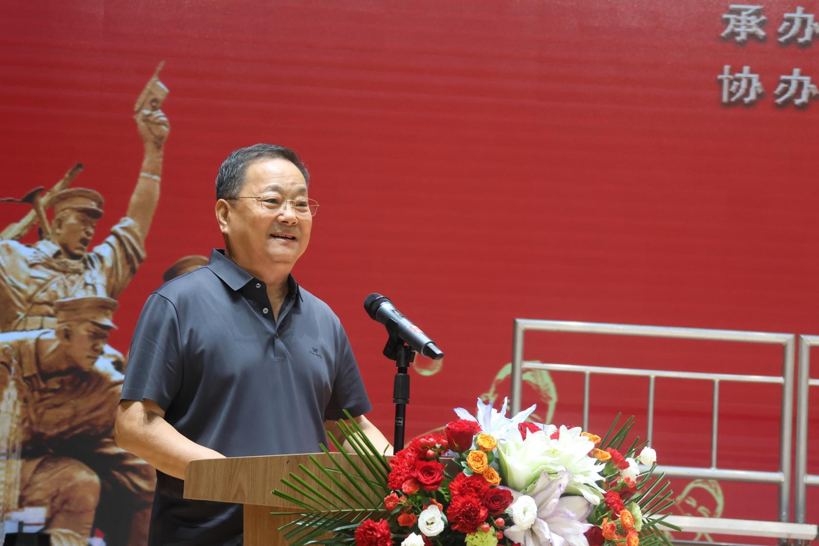 图片5华美集团董事长高铁中先生宣布开赛.jpg