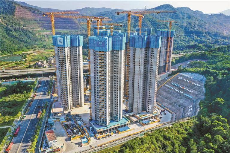 机器人造楼机助力建设 深