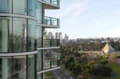 由法国建筑师和著名餐馆