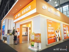 建博会加盟商排队参观！